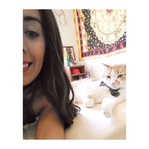 Meet your Posher, Adriana